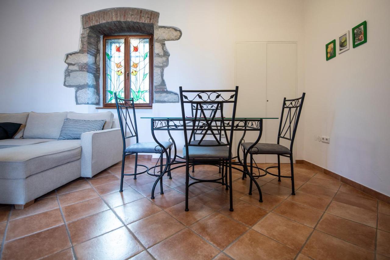 Old Town Studio And Apartment Vrsar Exterior photo